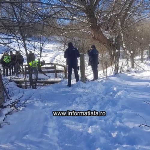 Bărbat găsit mort de frig, pe o uliță