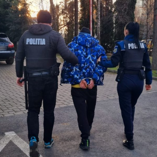 Tânăr încătușat după ce a făcut scandal într-un bar din Suceava