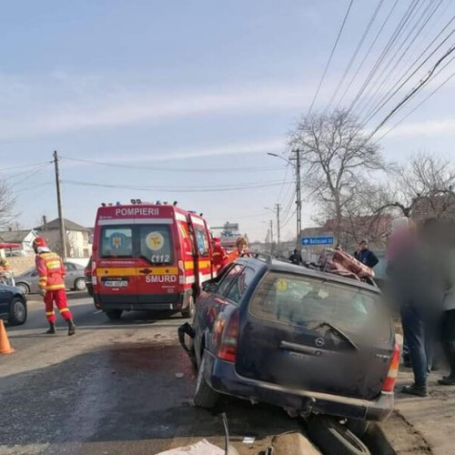 Șofer beat zboară cu mașina în șanț după ce a văzut poliția