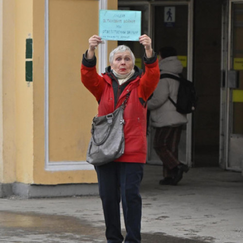 O supraviețuitoare a asediului de la Leningrad, amendată pentru apeluri la pace