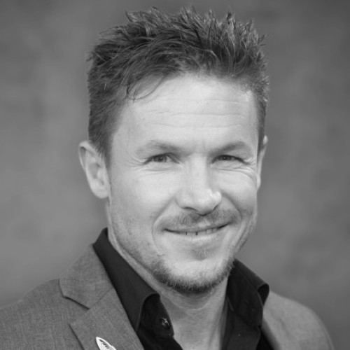 Primele rezultate ale autopsiei făcute lui Felix Baumgartner. Leziuni grave la coloana vertebrală, constatate de medicii legiști
