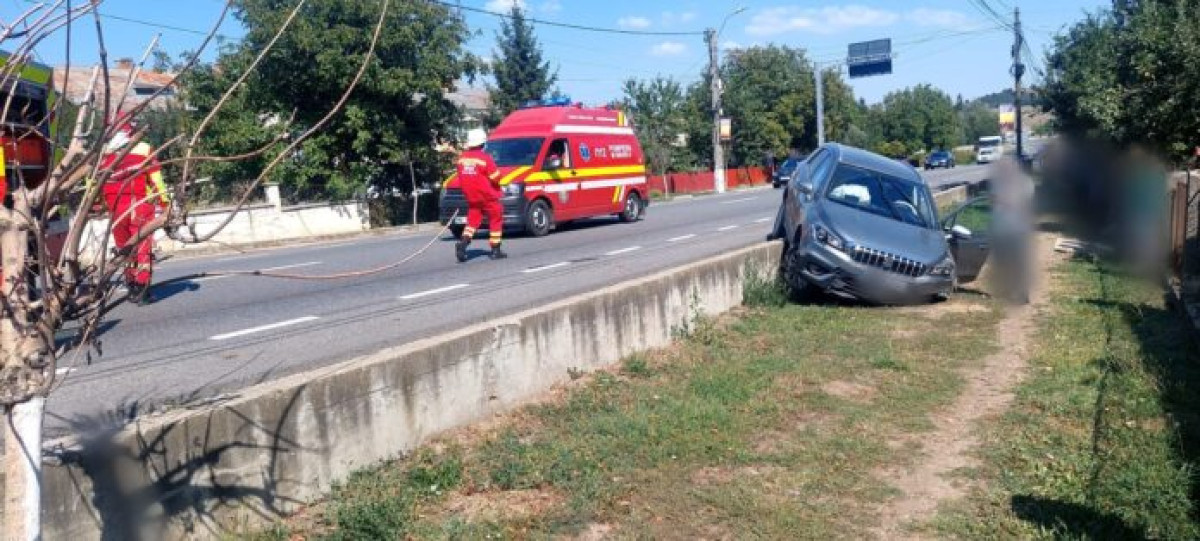 Șofer beat, fără permis, implicat într-un accident la Mironu, identificat de poliție