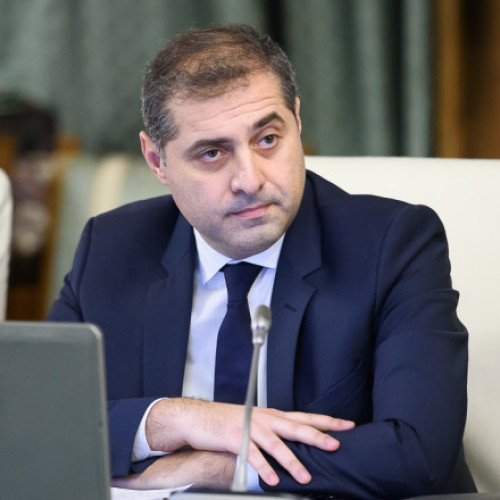 Un sfert dintre angajatorii români amenințați de majorarea salariului minim