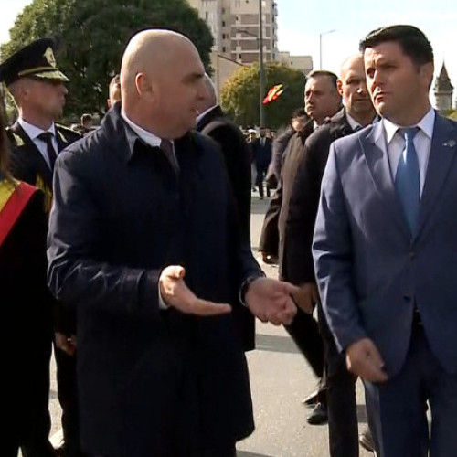 Premierul Ilie Bolojan huiduit la Carei în timpul ceremoniei de Ziua Armatei Române