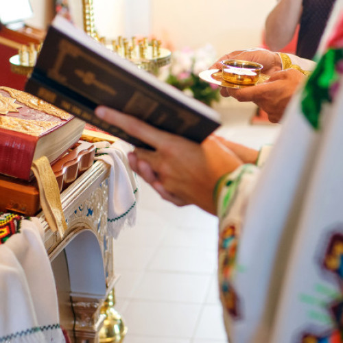 Credincioșii ortodocși sărbătoresc Sfântul Dimitrie cel Nou, ocrotitorul Bucureștiului