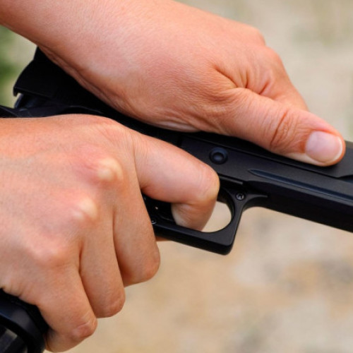 Patru persoane implicate într-un scandal cu armă airsoft în Sectorul 6, reținute de poliție