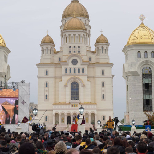 Catedrala Națională, platou de pelerinaj cu 20.000 de vizitatori în 24 de ore