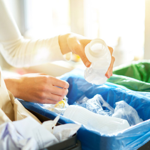 Românii reciclează doar o treime din deșeurile de plastic, sub media UE