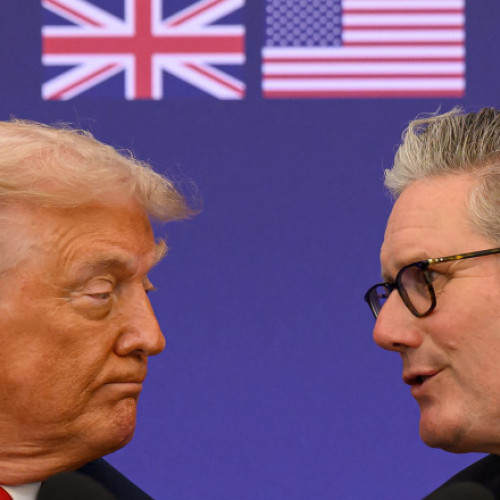 Keir Starmer a plătit pentru a păstra colierul primit de la Donald Trump