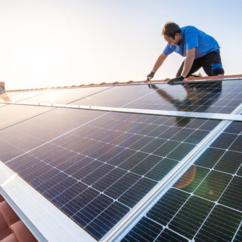 Nicușor Dan sesizează CCR privind modificările la legea energiei electrice și gazelor