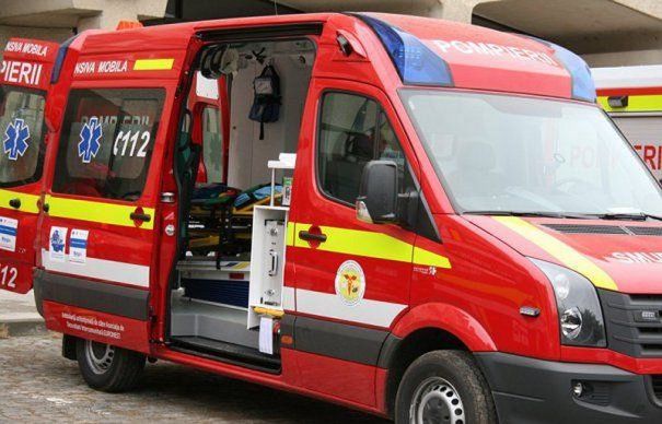 Autospecială SMURD avariată după impactul cu o căprioară în Suceava