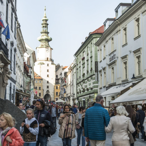 Legea slovacă privind viteza pe trotuare nu se aplică pietonilor, confirmă poliția